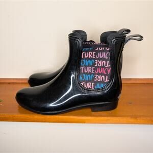 Juicy Couture Romance Graffiti Black Ankle Rain Boots Size 9 NWT